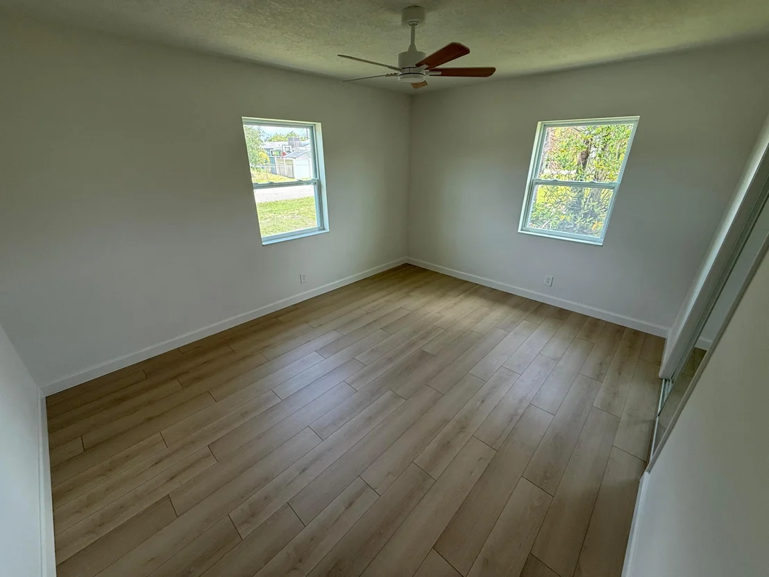 Photo of 1417 Willow Road