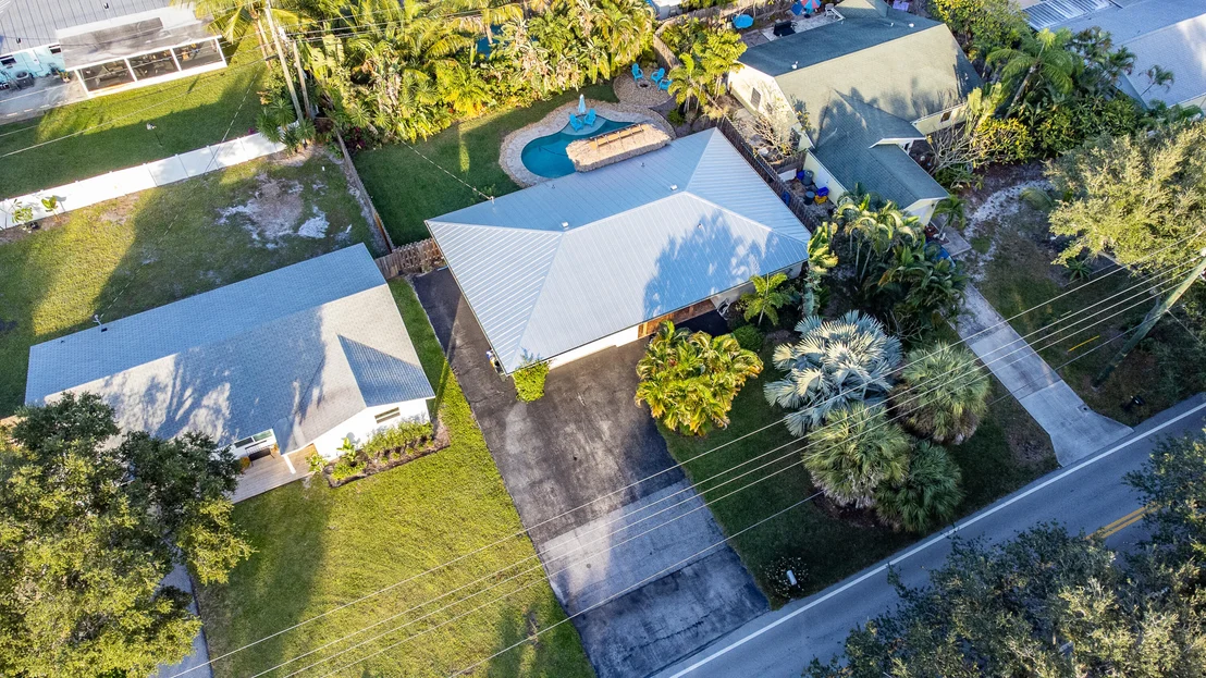 Photo of 103 E Riverside Drive