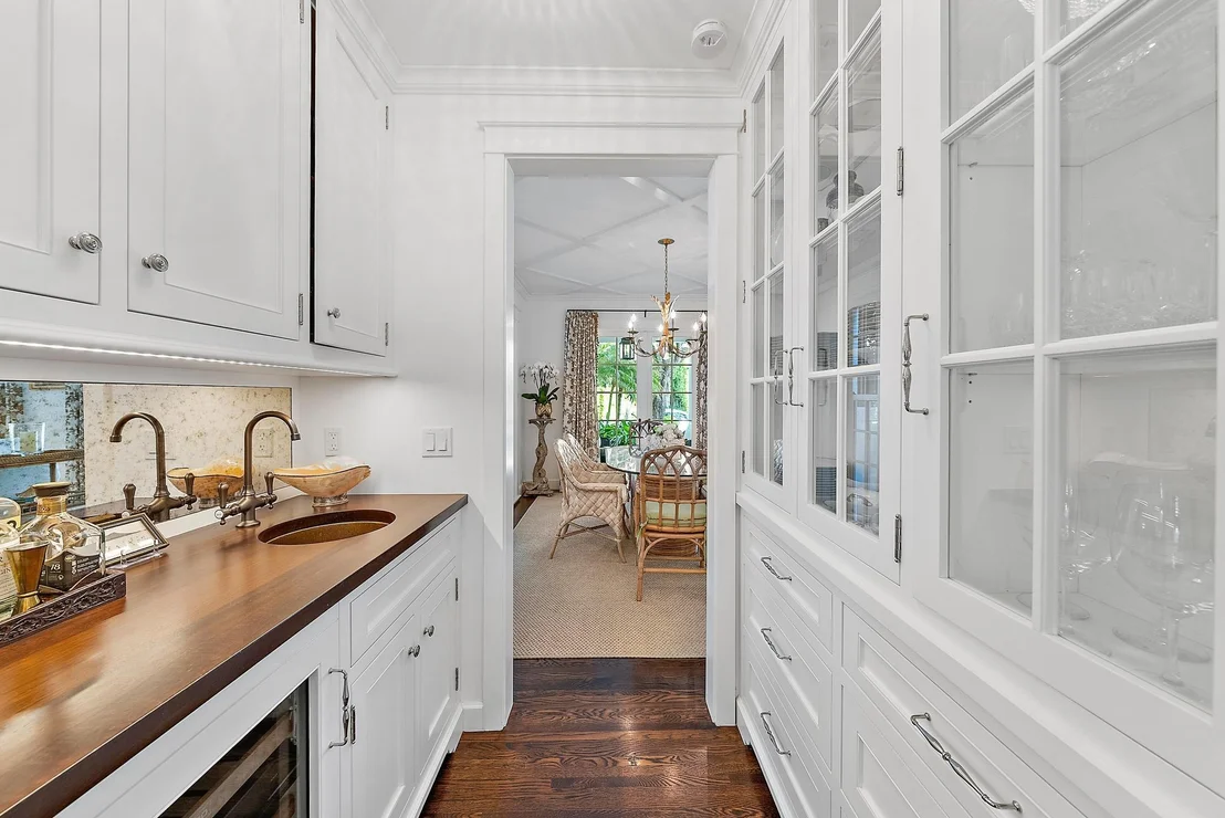 Photo of 142 Seaspray Avenue