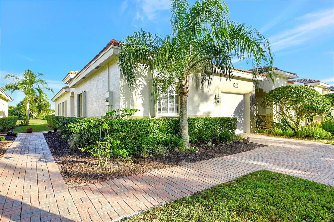 Photo of 2364 Windjammer Way