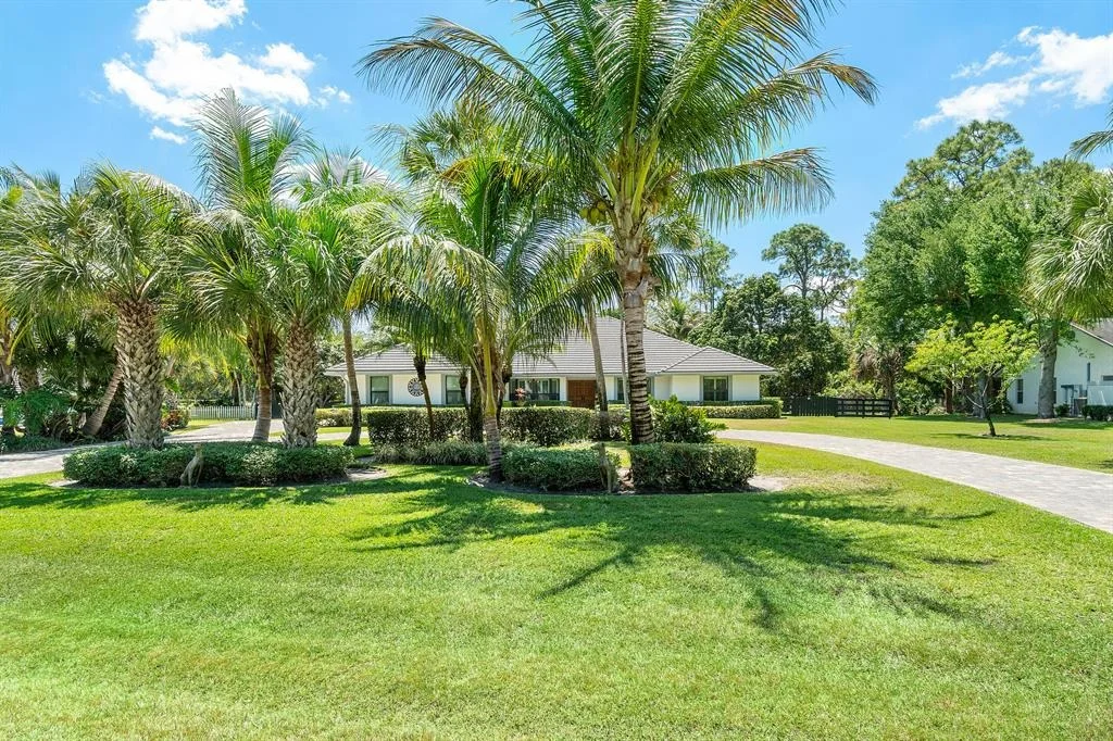 Photo of 13840 Greentree Trail