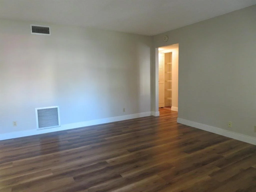 Photo of Unit D1 at 313 Knotty Pine Circle