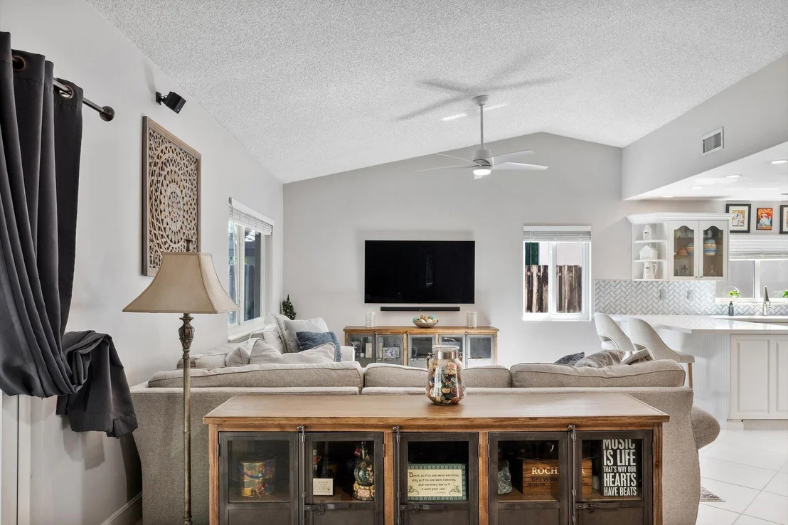 Photo of 15541 Dover Court