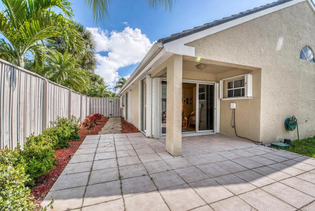 Photo of 3 Commanders Drive