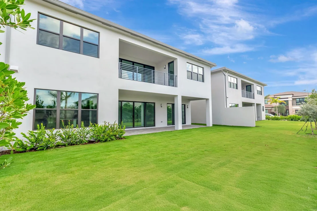 Photo of 9436 Riverside Park Drive