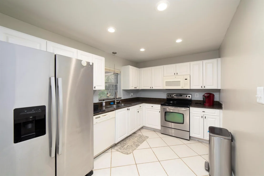 Photo of 6008 Palm Drive