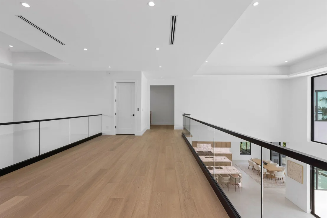 Photo of 88 W Riverside Drive