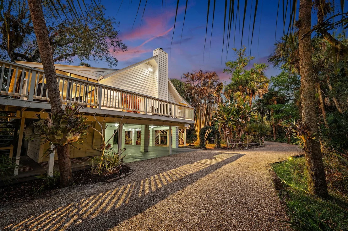 Photo of 4844 River Place