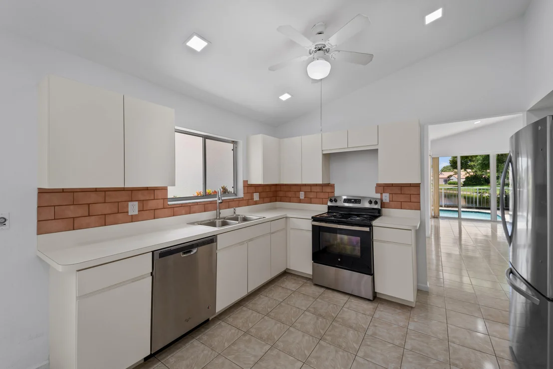 Photo of 22586 Esplanada Drive