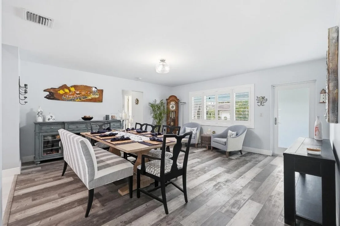 Photo of 380 SE 5th Avenue