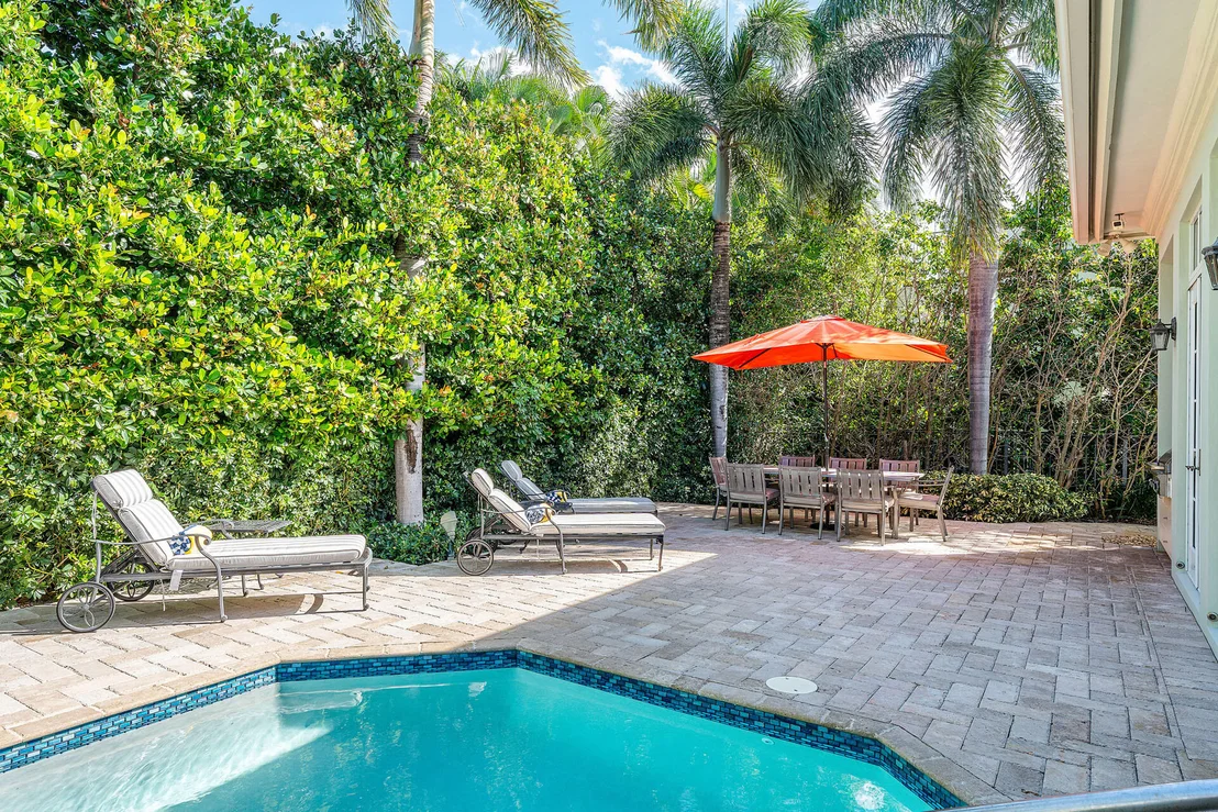 Photo of 2460 Queen Palm Road