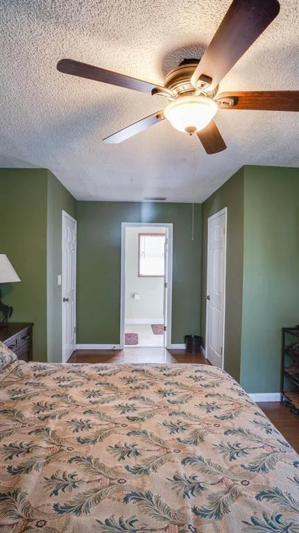 Photo of 10889 157th Street N