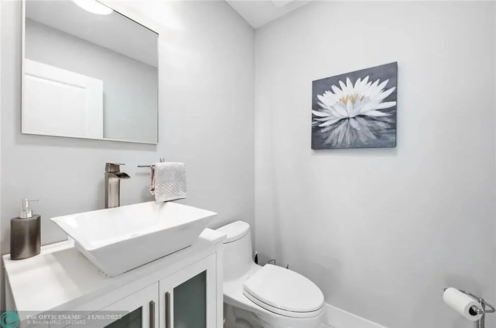 Photo of 951 SE 9th Avenue
