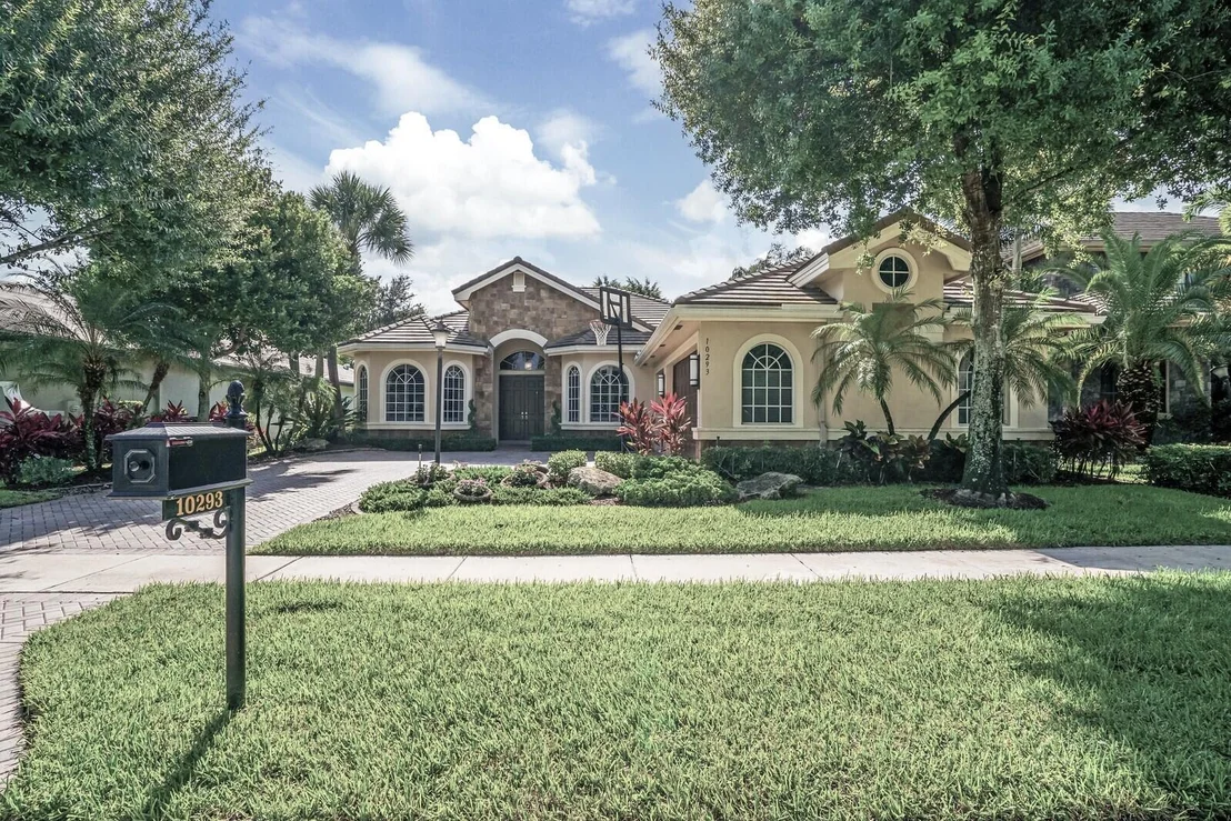Photo of 10293 Trianon Place