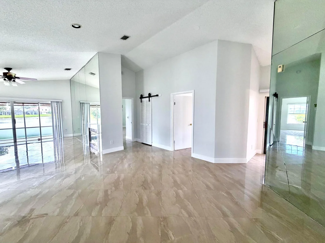 Photo of 6413 Lansdowne Circle