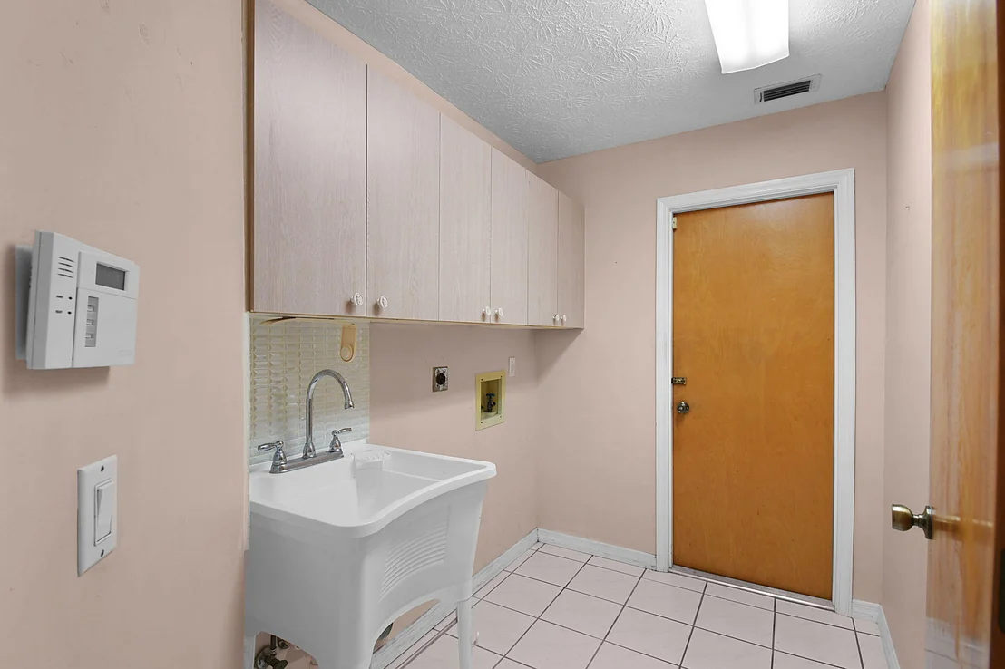 Photo of 895 SE Waterside Way