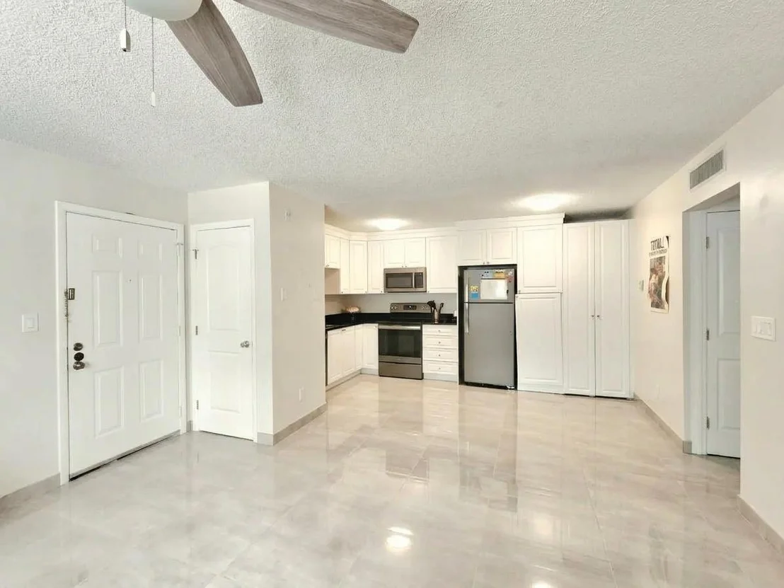 Photo of Unit 10107 at 651 Lyons Road