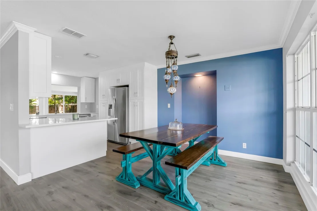 Photo of 827 SE 10th Terrace