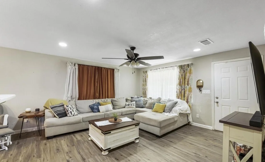 Photo of 6431 Sellers Drive