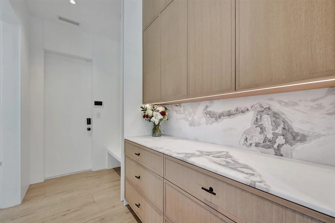 Photo of 5151 NE 30th Avenue