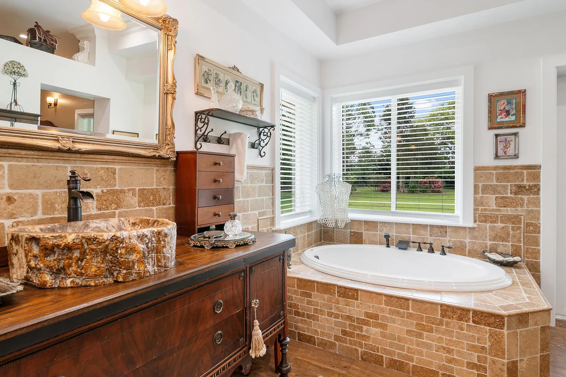 Photo of 6624 Dillman Road