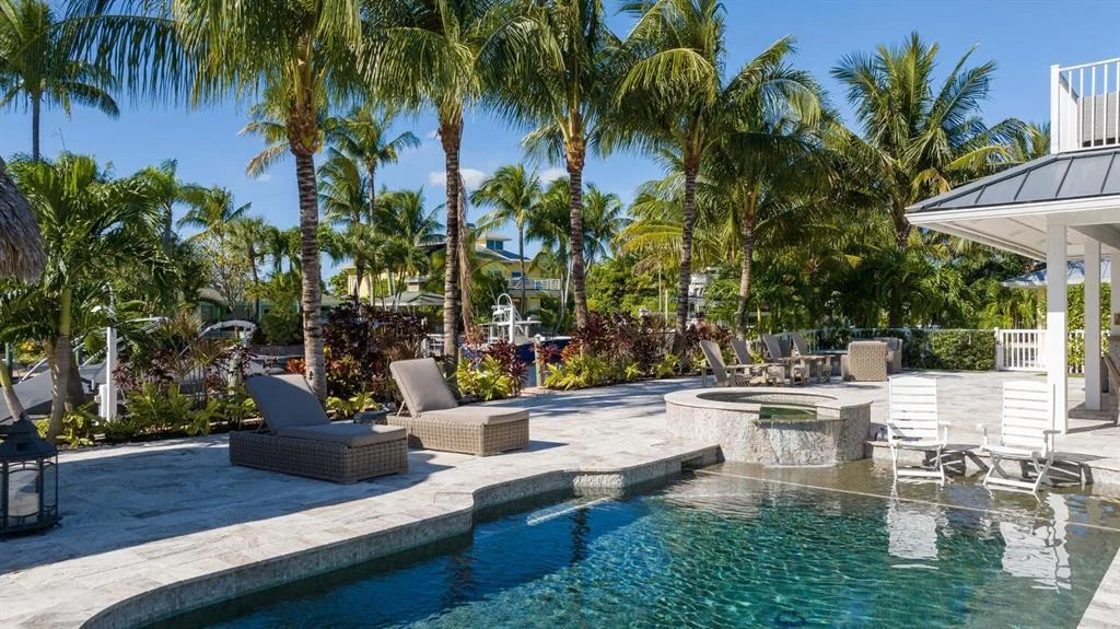 Photo of 916 Dolphin Drive