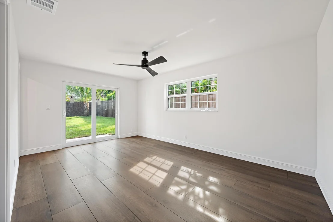 Photo of 109 E RIVERSIDE Drive