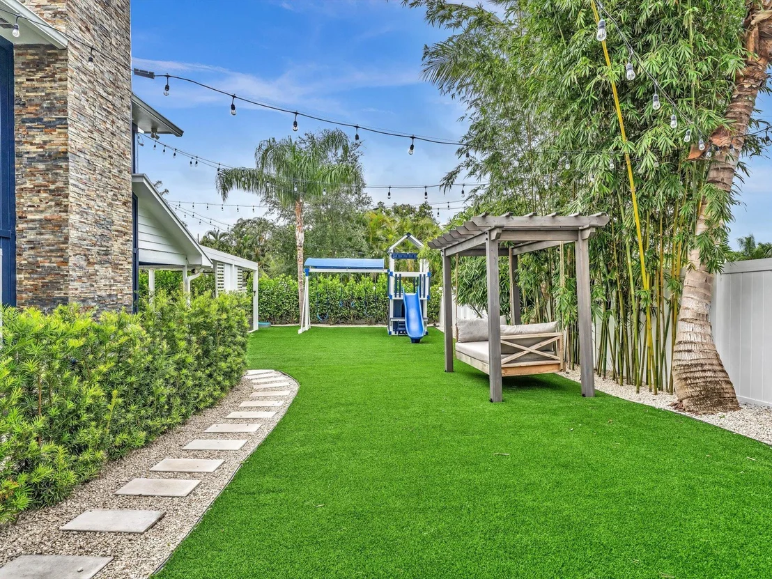 Photo of 9220 Lawrence Road