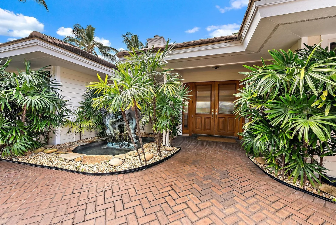 Photo of 18371 SE Lakeside Drive