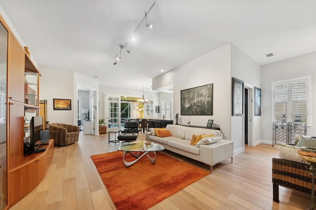 Photo of 2024 Valencia Drive