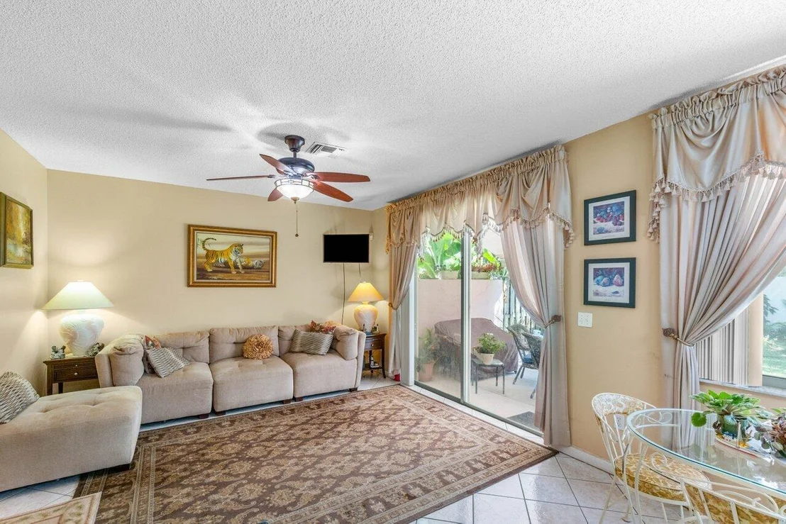 Photo of 7827 Oak Grove Circle