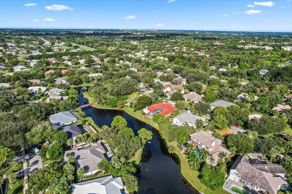 Photo of 2640 Devon Court Court