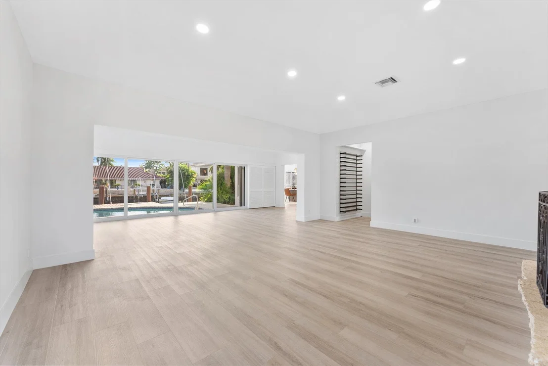 Photo of 872 Lilac Drive
