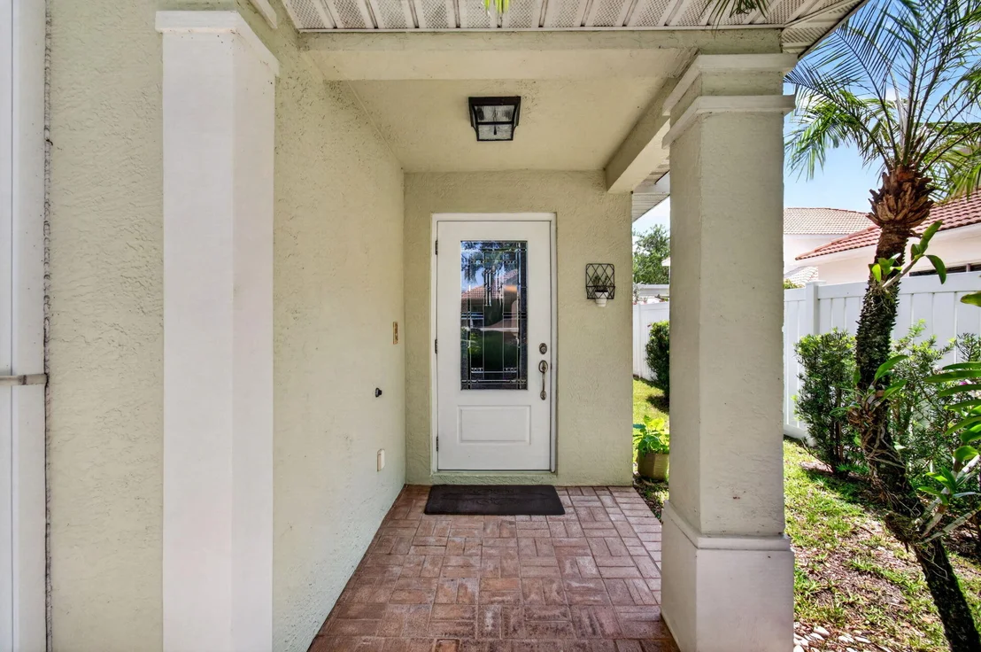 Photo of 1142 Canoe Point