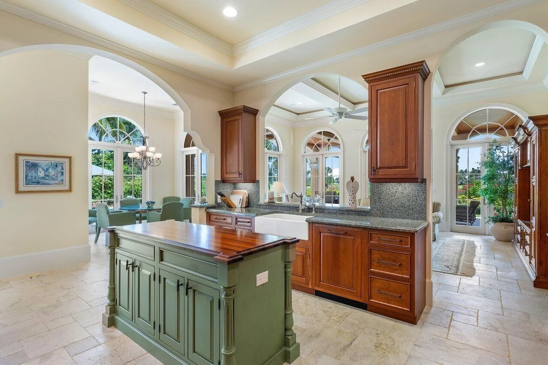 Photo of 6971 SE Harbor Circle