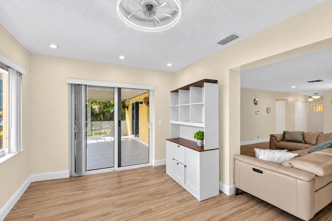 Photo of 7099 PINE MANOR Drive