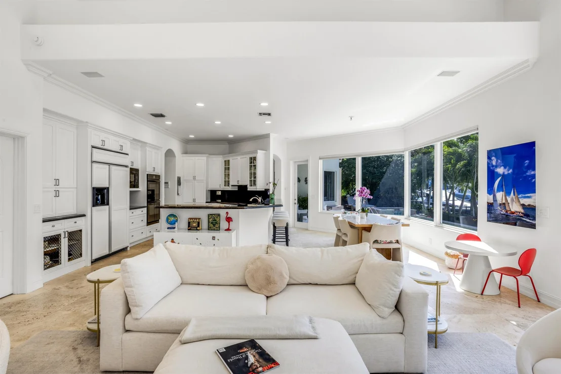 Photo of 920 Hyacinth Drive