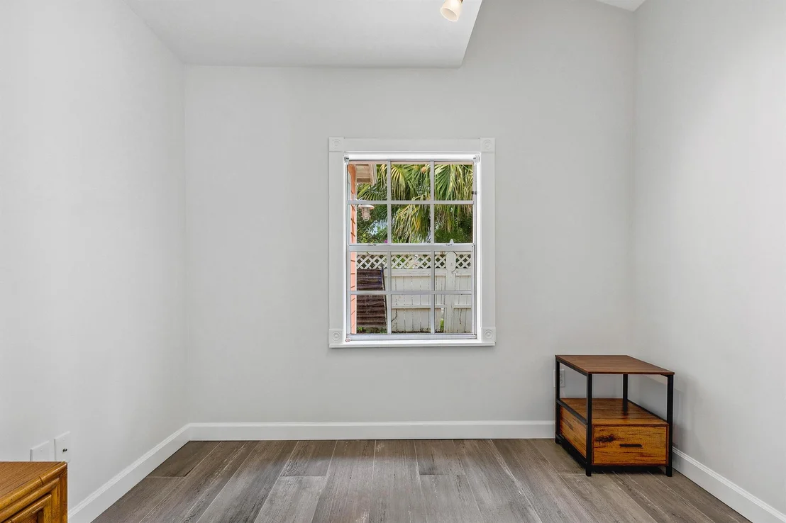 Photo of 165 Lakeside Drive