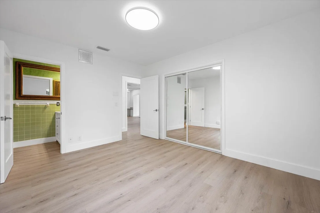 Photo of 390 Neptune Road