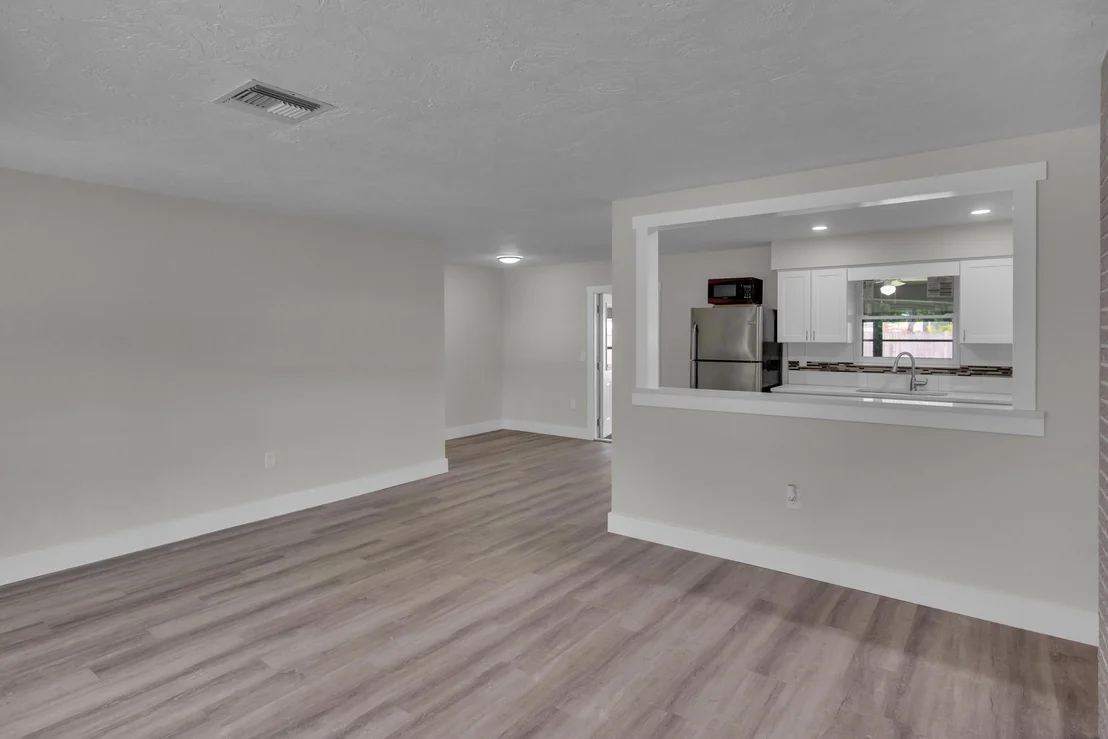 Photo of 817 SE 9th Court