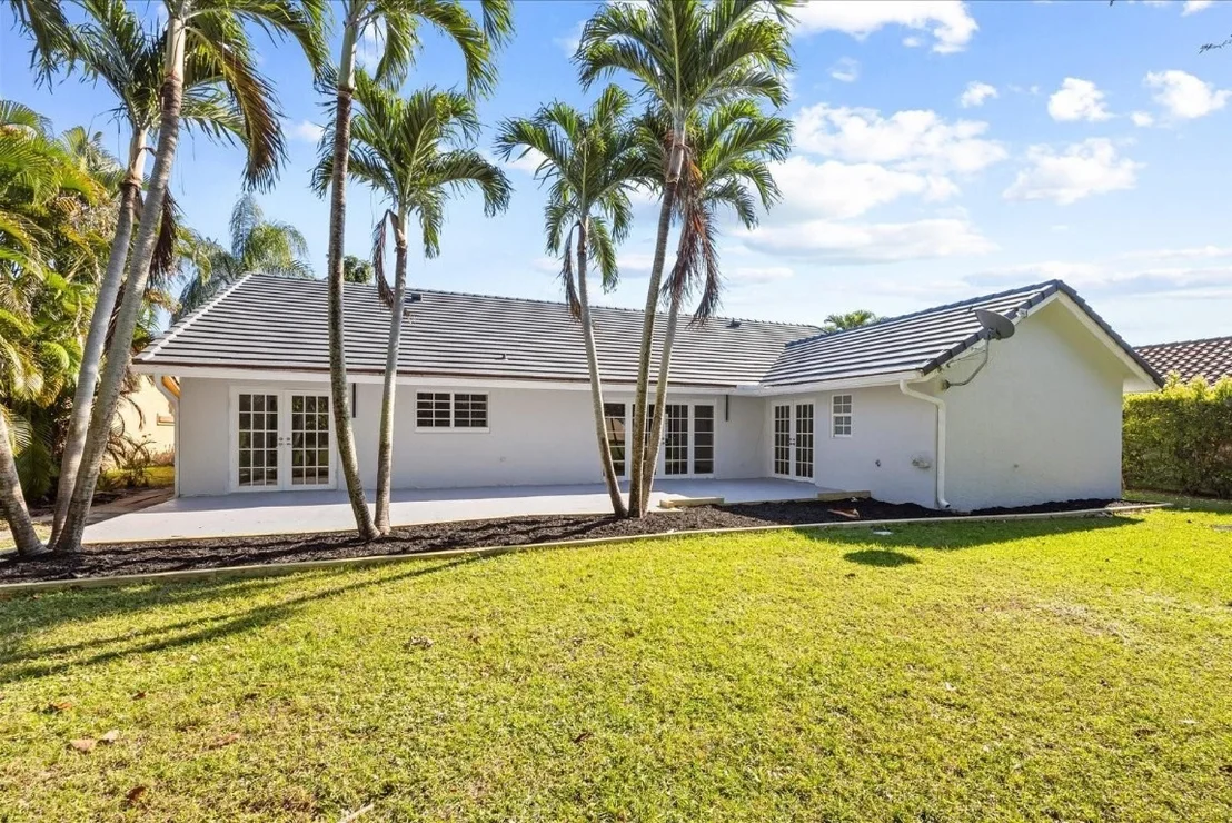 Photo of 9791 Sun Pointe Drive