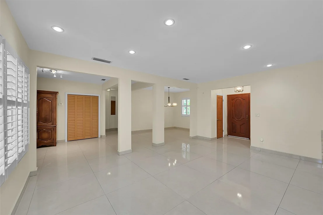 Photo of 1401 Red Road