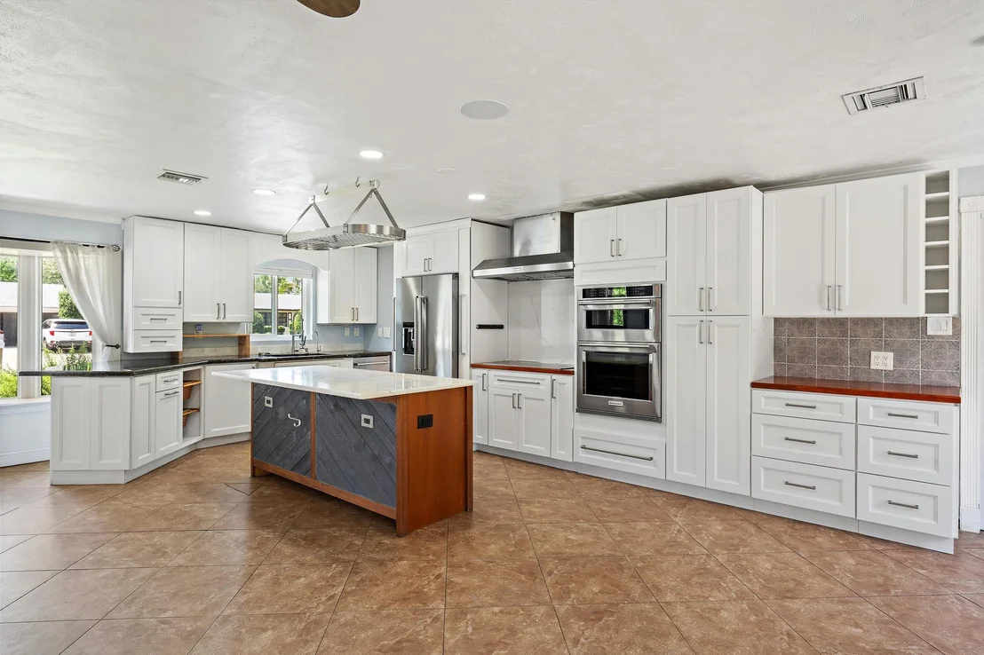 Photo of 1 WINDSOR Road W