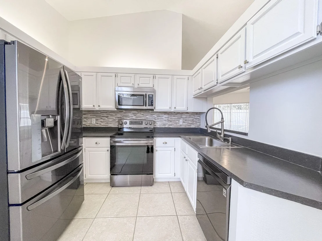 Photo of 252 Moccasin Trail W