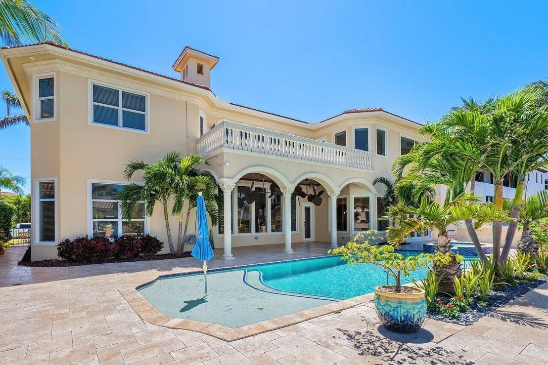 Photo of 953 Banyan Drive