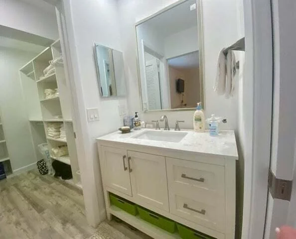 Photo of 122 Capri C