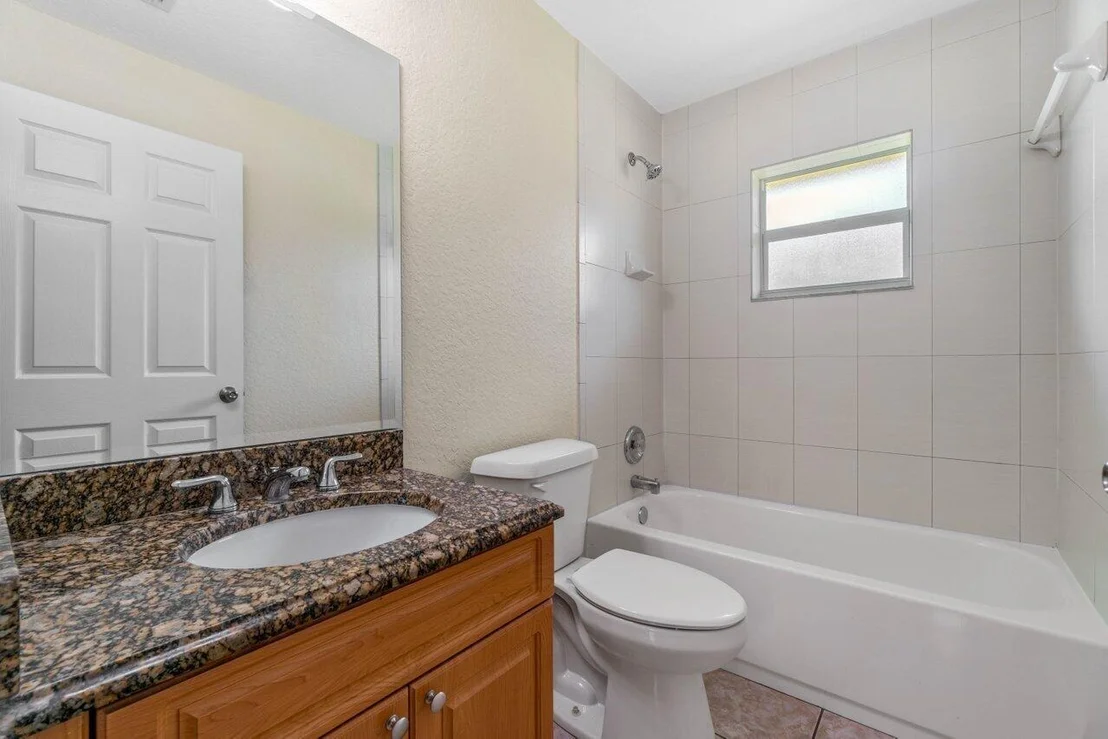 Photo of 352 Fleming Avenue