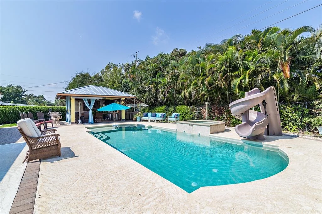 Photo of 657 Fairwind Drive