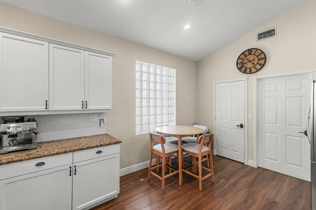 Photo of 6329 Stonehurst Circle