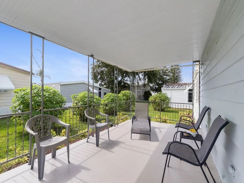 Photo of 174 NE Emerald Drive